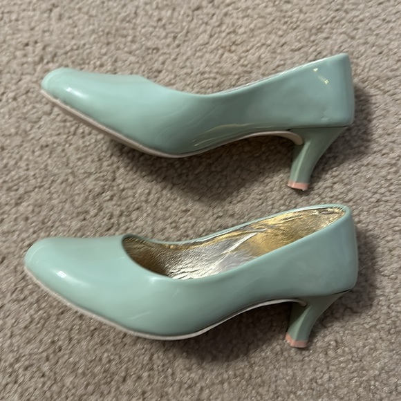 Handmade women’s pump heels - Picture 4 of 5